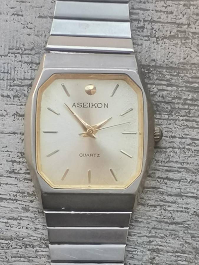 MENS VINTAGE ASEIKON STAINLESS STEEL WATCH IN EXCELLENT WORKING CONDITION