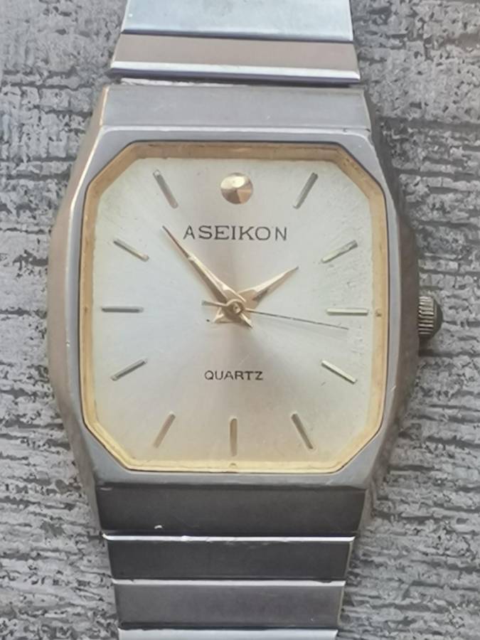 MENS VINTAGE ASEIKON STAINLESS STEEL WATCH IN EXCELLENT WORKING CONDITION