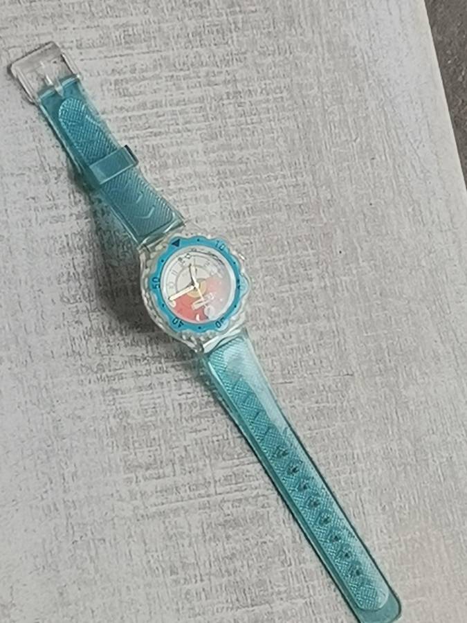 MENS VINTAGE FLASH WATCH WITH SEE-THROUGH BACK IN EXCELLENT WORKING CONDITION