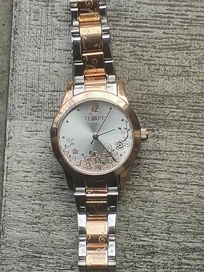 STUNNING LADIES 2 TONE TEMPO WATCH IN EXCELLENT WORKING CONDITION