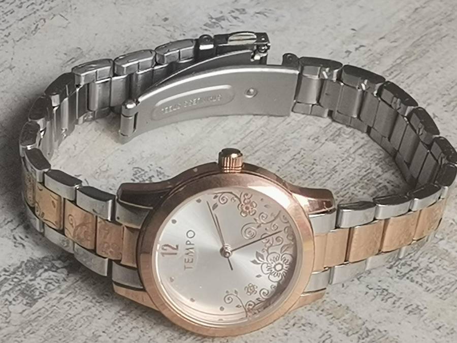 STUNNING LADIES 2 TONE TEMPO WATCH IN EXCELLENT WORKING CONDITION