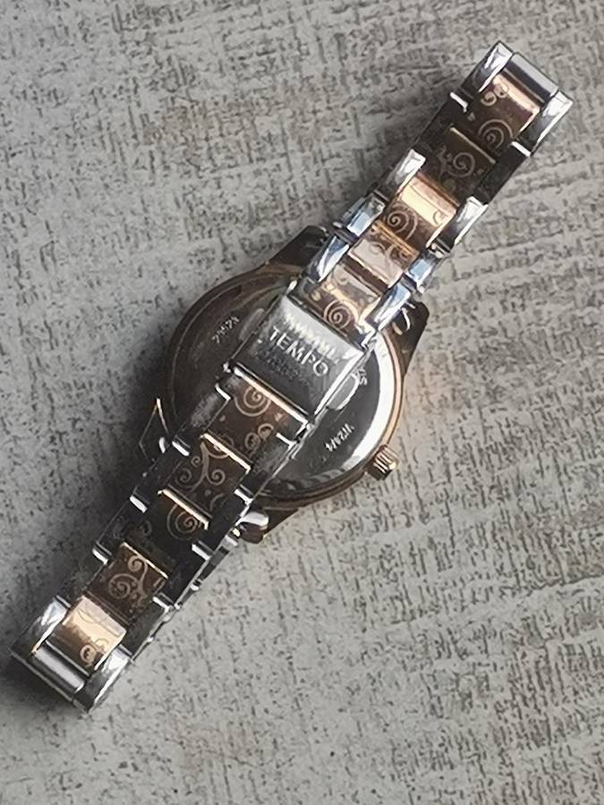 STUNNING LADIES 2 TONE TEMPO WATCH IN EXCELLENT WORKING CONDITION