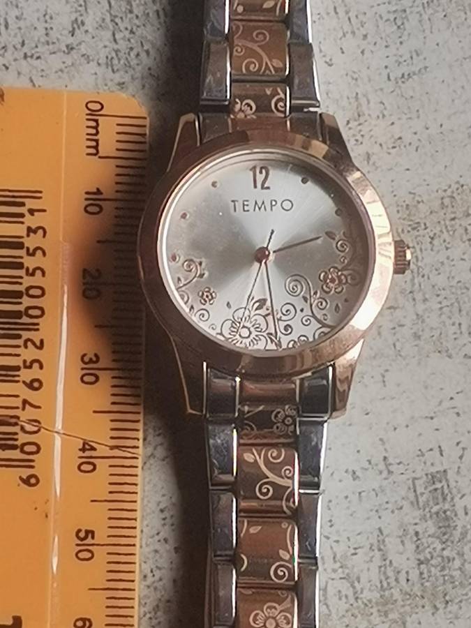 STUNNING LADIES 2 TONE TEMPO WATCH IN EXCELLENT WORKING CONDITION