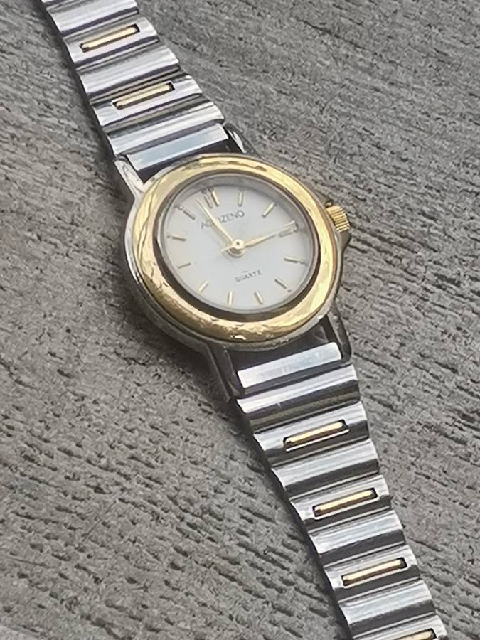 LADIES ACITIZENO 2 TONE WATCH IN EXCELLENT WORKING CONDITION