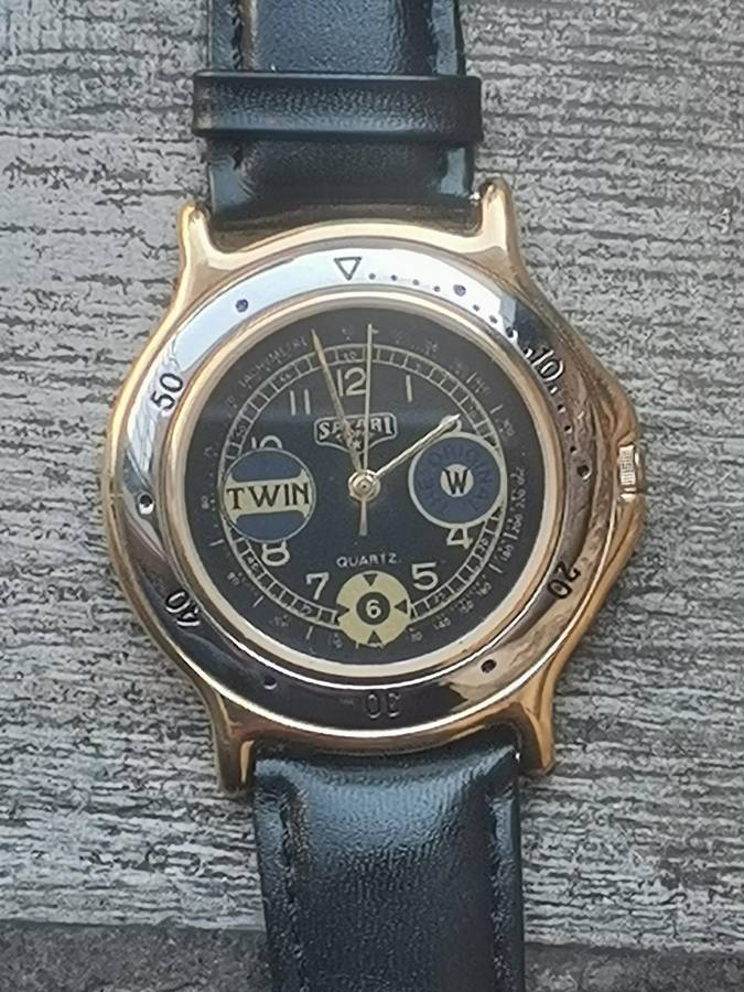 MENS VINTAGE SAFARI TROPHY WATCH IN EXCELLENT WORKING CONDITION