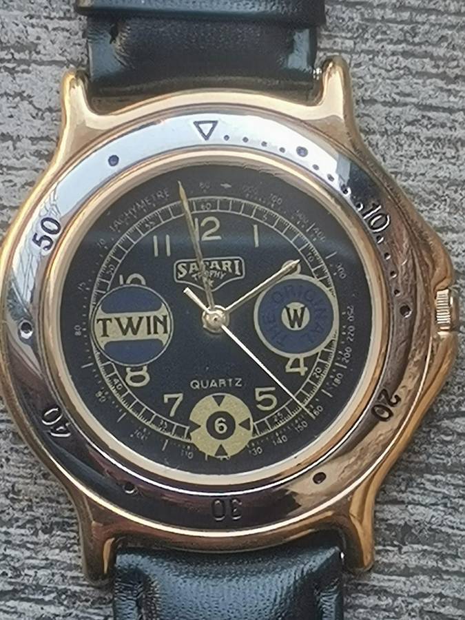 MENS VINTAGE SAFARI TROPHY WATCH IN EXCELLENT WORKING CONDITION