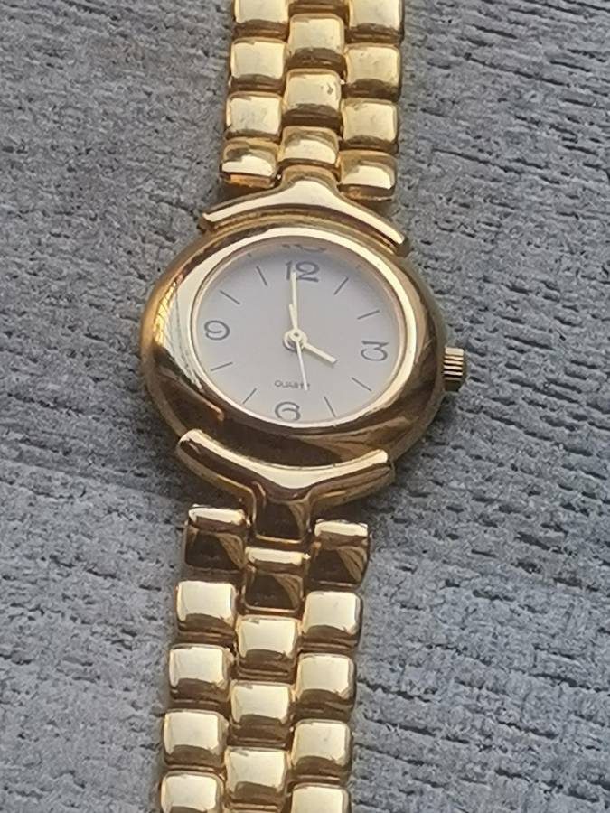 LADIES GOLD PLATED WATCH IN EXCELLENT WORKING CONDITION