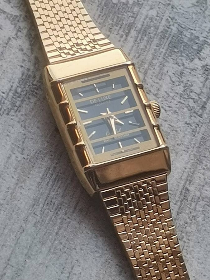LADIES DE LUXE 18K GOLD PLATED WATCH IN EXCELLENT WORKING CONDITION