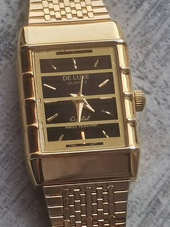 LADIES DE LUXE 18K GOLD PLATED WATCH IN EXCELLENT WORKING CONDITION