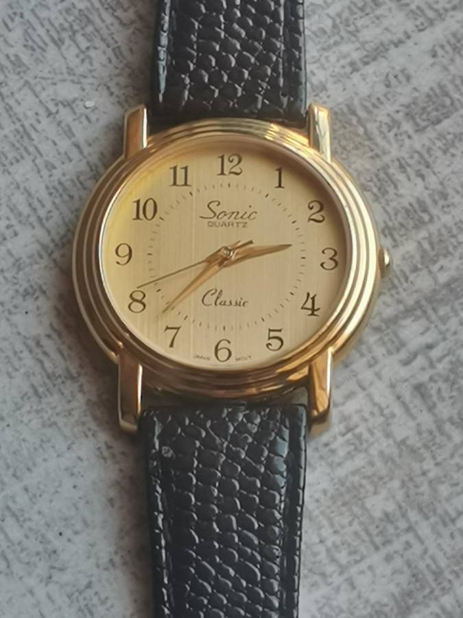 MENS VINTAGE SONIC GOLD PLATED WATCH IN EXCELLENT WORKING CONDITION