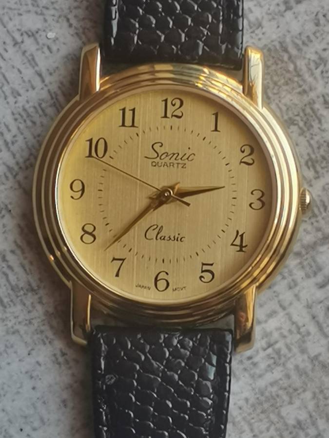 MENS VINTAGE SONIC GOLD PLATED WATCH IN EXCELLENT WORKING CONDITION