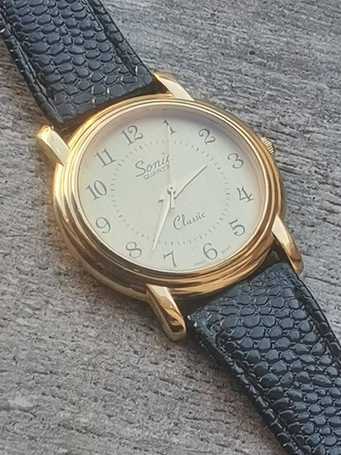 MENS VINTAGE SONIC GOLD PLATED WATCH IN EXCELLENT WORKING CONDITION