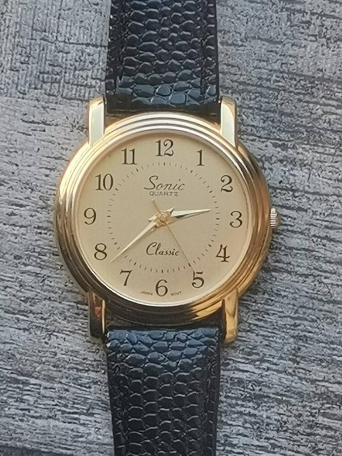 MENS VINTAGE SONIC GOLD PLATED WATCH IN EXCELLENT WORKING CONDITION