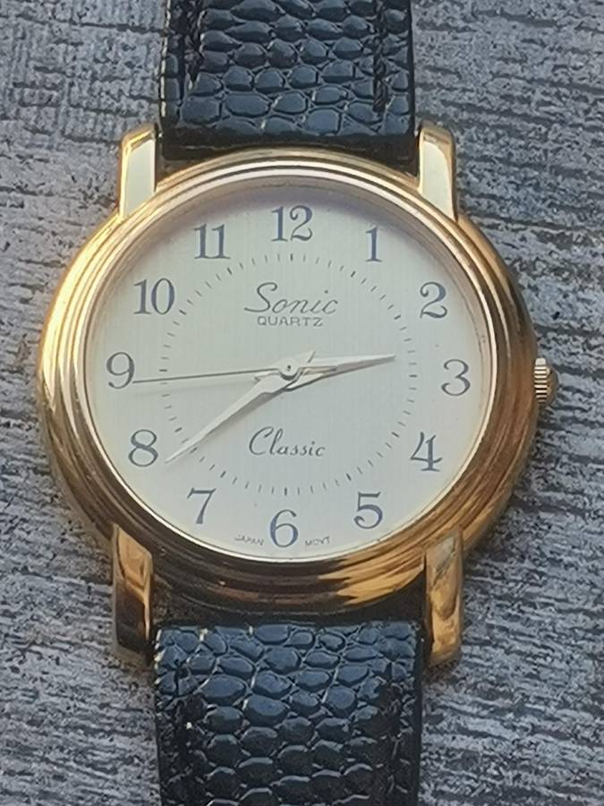 MENS VINTAGE SONIC GOLD PLATED WATCH IN EXCELLENT WORKING CONDITION