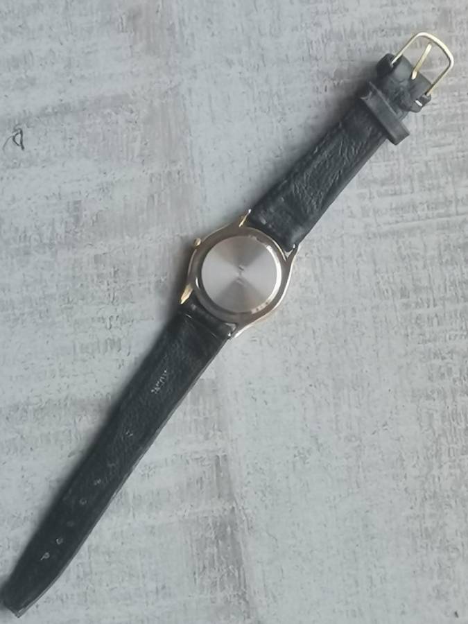 MENS GOLD PLATED POISE WATCH IN EXCELLENT WORKING CONDITION