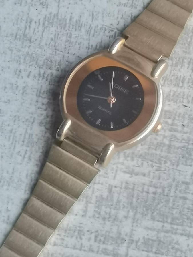 ELEGANT LADIES POISE GOLD WATCH IN EXCELLENT WORKING CONDITION