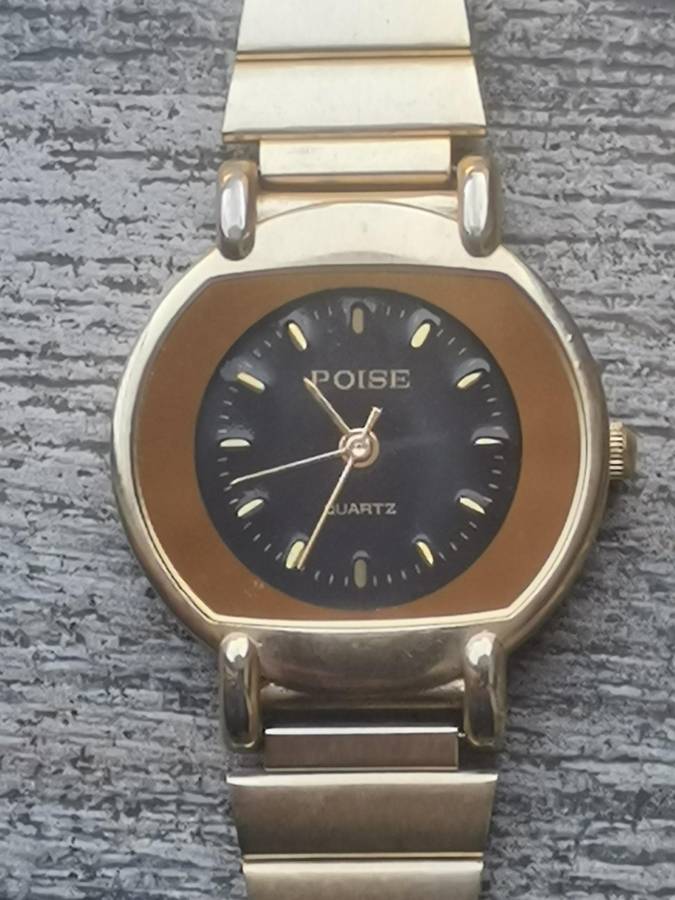 ELEGANT LADIES POISE GOLD WATCH IN EXCELLENT WORKING CONDITION