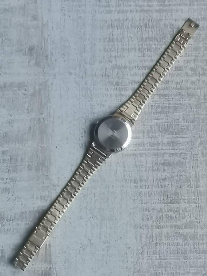 ELEGANT LADIES POISE GOLD WATCH IN EXCELLENT WORKING CONDITION