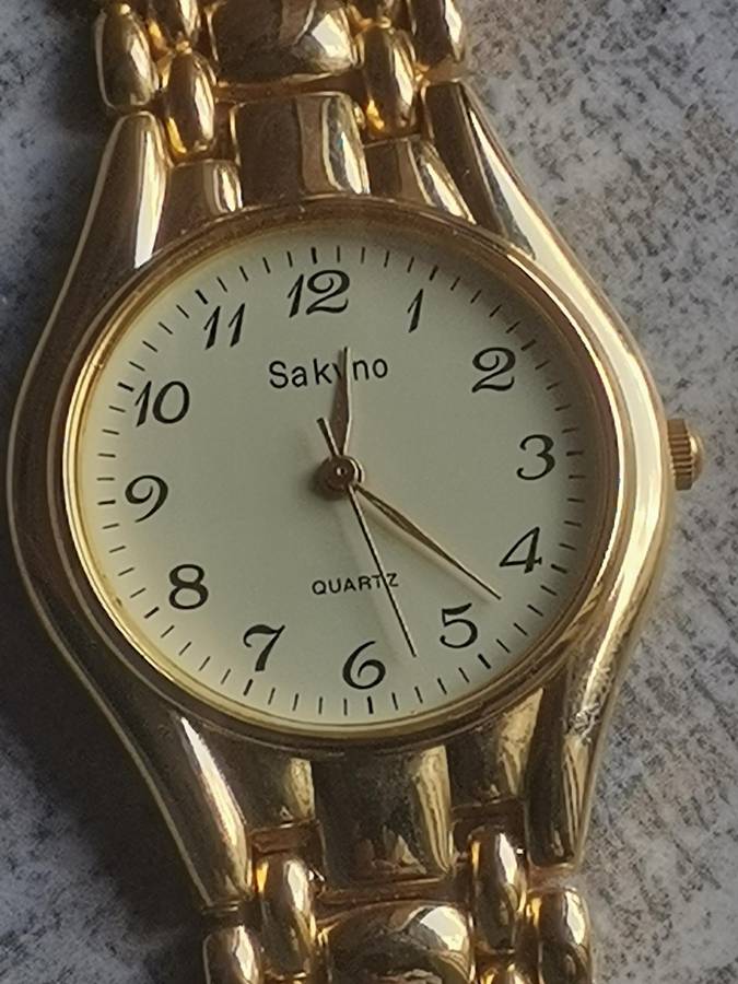 MENS VINTAGE GOLD PLATED SAKYNO WATCH IN EXCELLENT WORKING CONDITION
