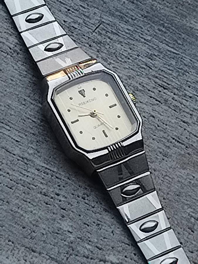LADIES RSEIKONO STAINLESS STEEL WATCH IN EXCELLENT WORKING CONDITION