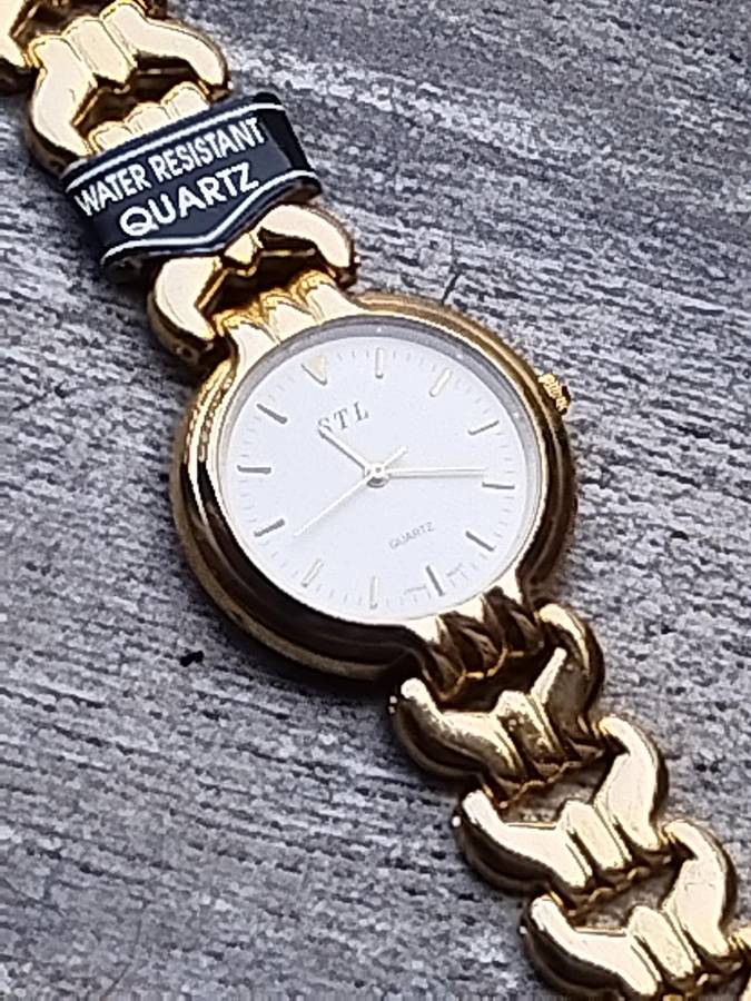 MENS GOLD STL WATCH IN EXCELLENT CONDITION - NEW OLD STOCK