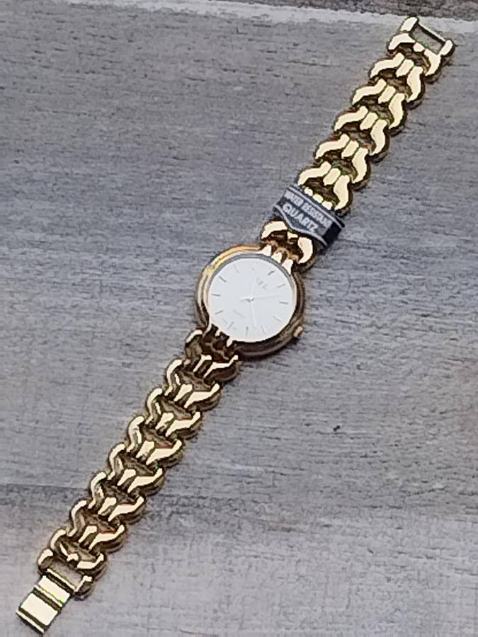 MENS GOLD STL WATCH IN EXCELLENT CONDITION - NEW OLD STOCK