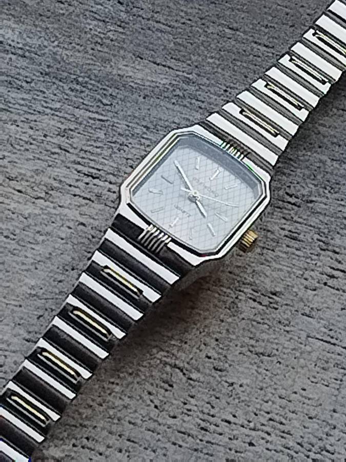 LADIES RSEIKONO STAINLESS STEEL WATCH IN EXCELLENT WORKING CONDITION