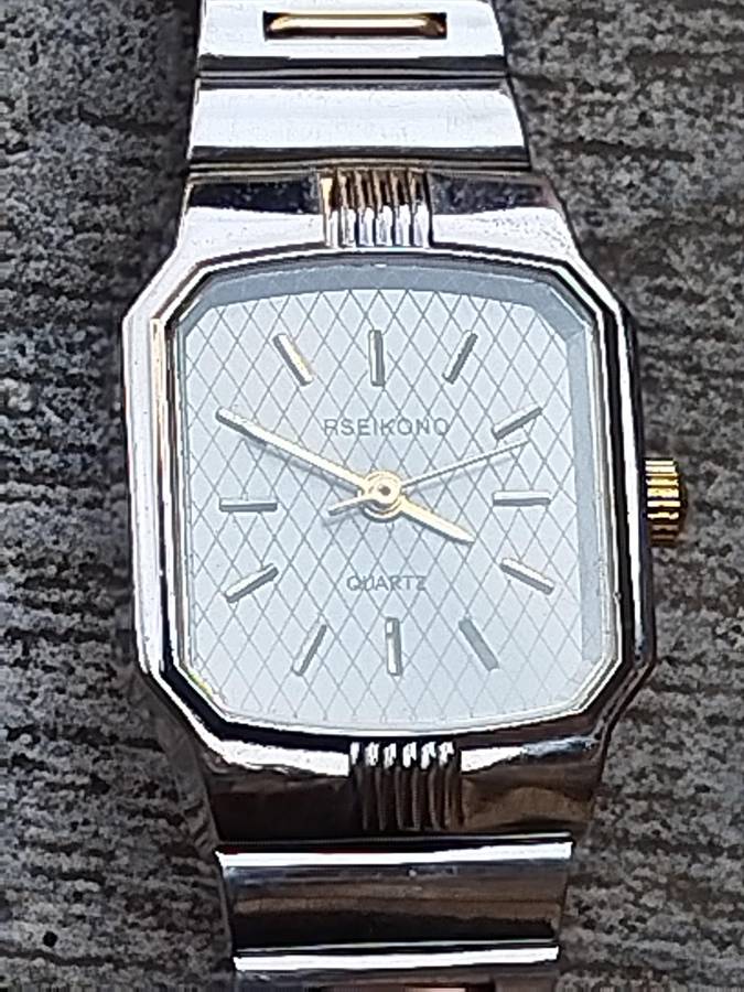 LADIES RSEIKONO STAINLESS STEEL WATCH IN EXCELLENT WORKING CONDITION