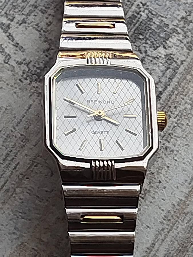 LADIES RSEIKONO STAINLESS STEEL WATCH IN EXCELLENT WORKING CONDITION