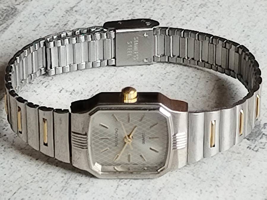 LADIES RSEIKONO STAINLESS STEEL WATCH IN EXCELLENT WORKING CONDITION