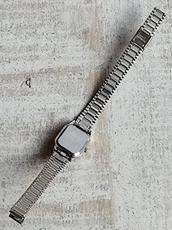 LADIES RSEIKONO STAINLESS STEEL WATCH IN EXCELLENT WORKING CONDITION