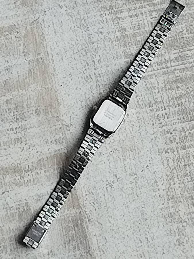 LADIES RSEIKONO STAINLESS STEEL WATCH IN EXCELLENT WORKING CONDITION