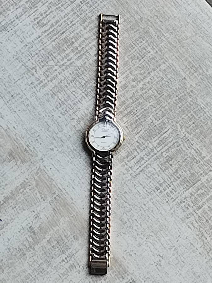 MENS VINTAGE OMAX WATCH IN EXCELLENT WORKING CONDITION - NEW OLD STOCK