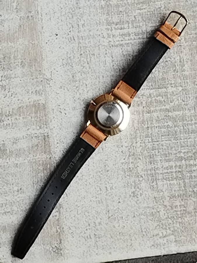 STUNNING LADIES VIENNA GOLD PLATED WATCH IN EXCELLENT WORKING CONDITION