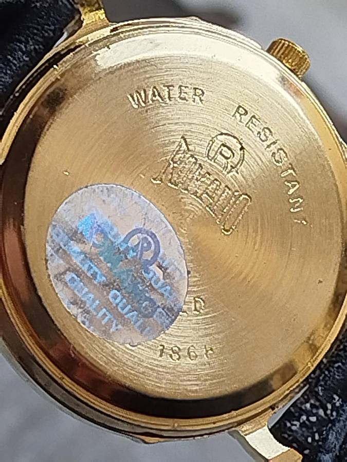 MENS GOLD ROMANO WATCH WITH 2 FREE STRAPS IN EXCELLENT WORKING CONDITION