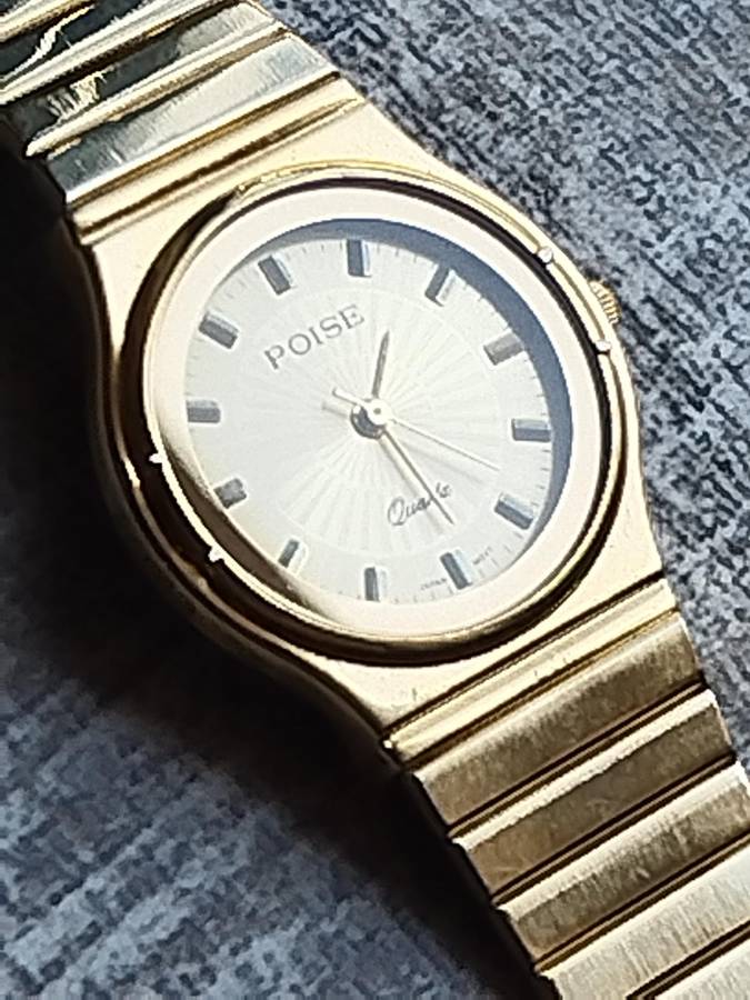 LADIES GOLD POISE WATCH IN EXCELLENT WORKING CONDITION