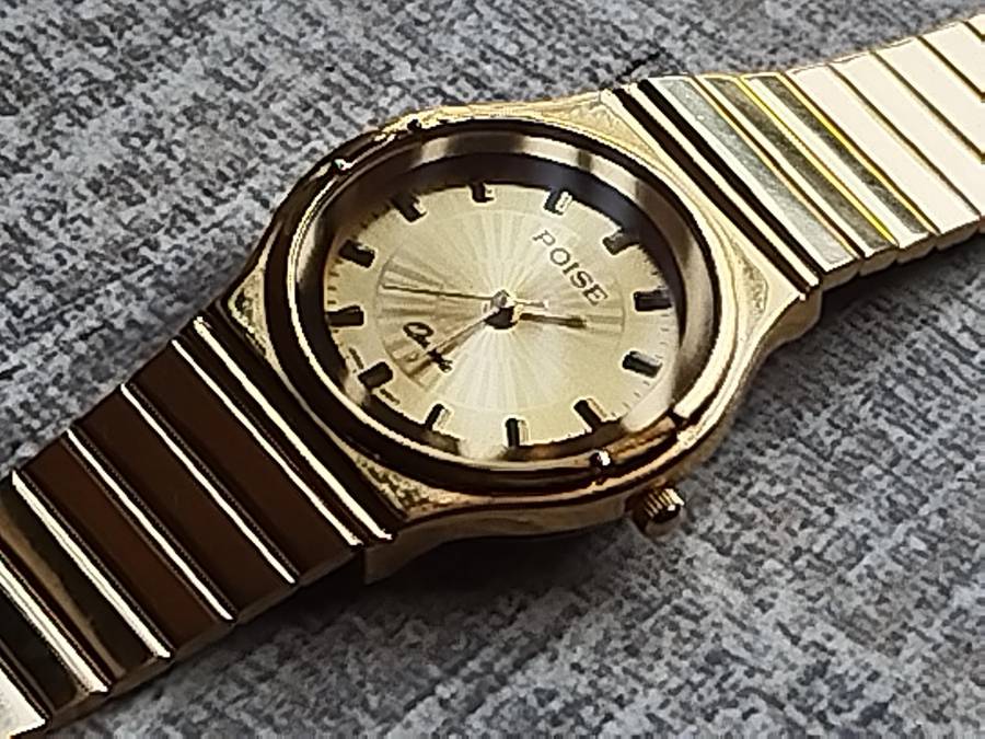 LADIES GOLD POISE WATCH IN EXCELLENT WORKING CONDITION