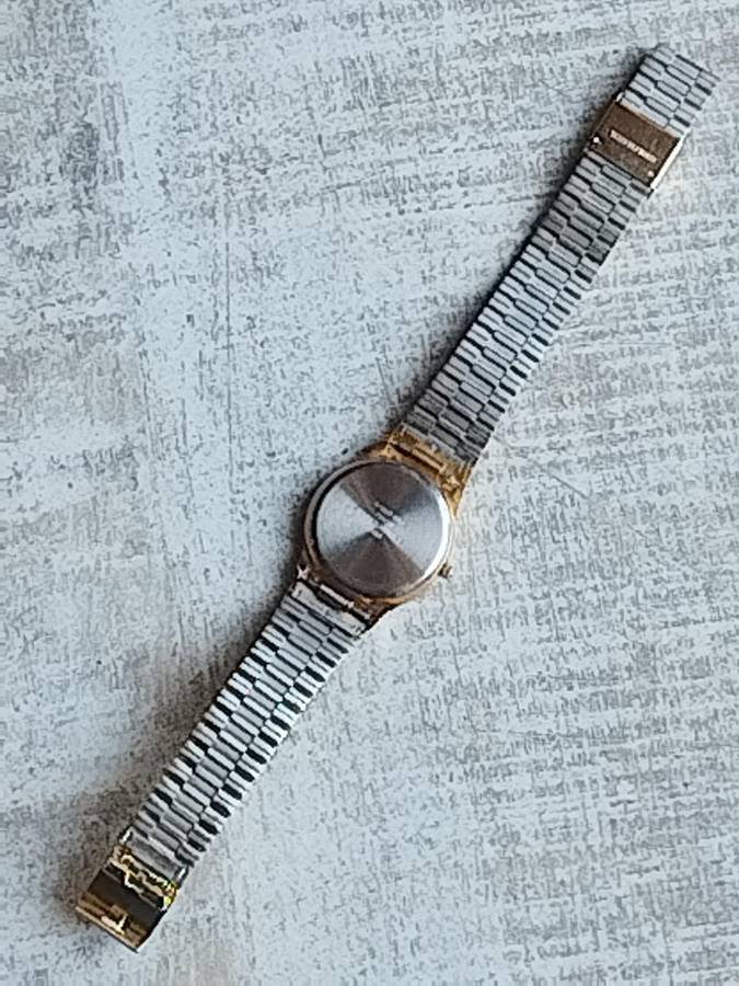 LADIES GOLD POISE WATCH IN EXCELLENT WORKING CONDITION