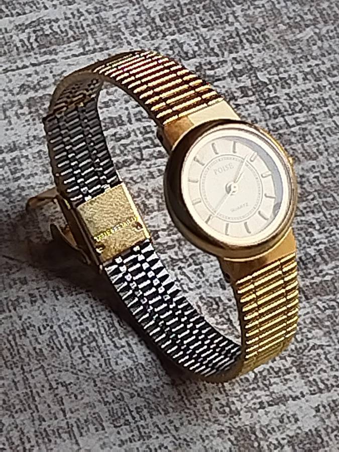 LADIES ALL GOLD POISE WATCH IN EXCELLENT WORKING CONDITION