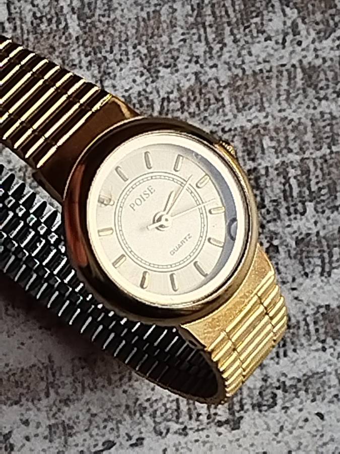 LADIES ALL GOLD POISE WATCH IN EXCELLENT WORKING CONDITION