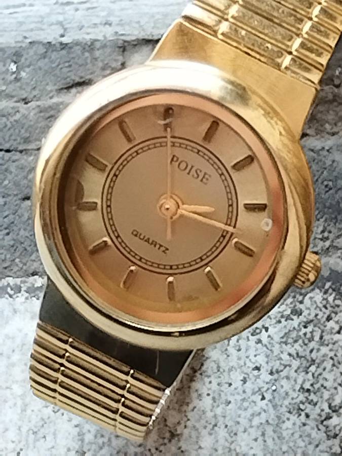 LADIES ALL GOLD POISE WATCH IN EXCELLENT WORKING CONDITION