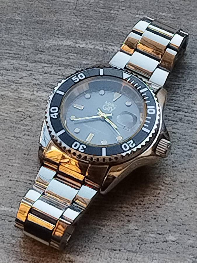 MENS MARC GAY WATCH WITH ROTATING BEZEL IN EXCELLENT WORKING CONDITION