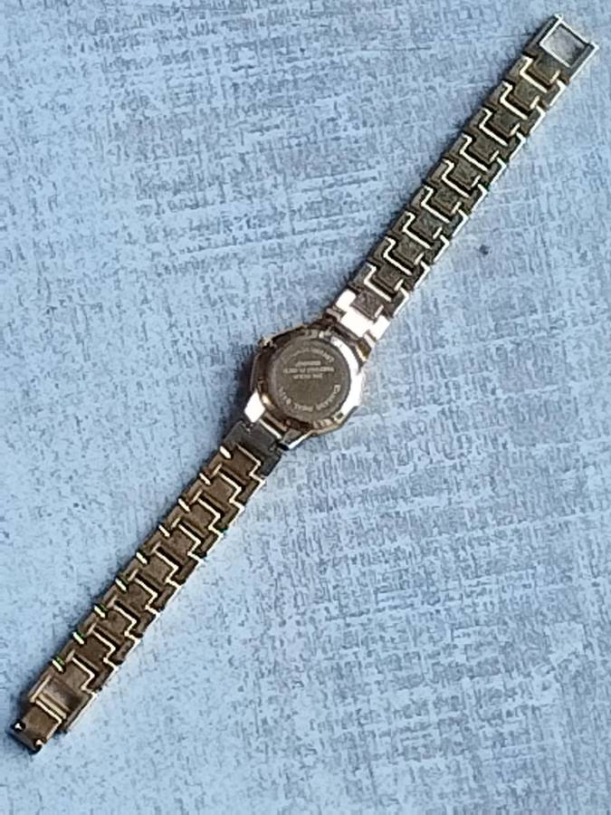 LADIES WESTAR 22K GOLD PLATED WATCH IN EXCELLENT WORKING CONDITION