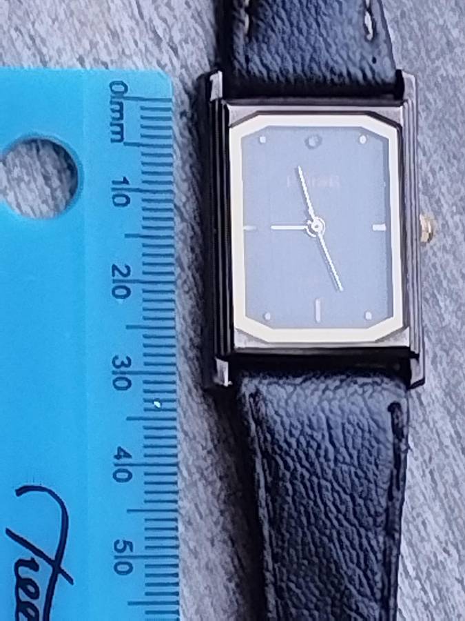 LADIES POISE WATCH IN EXCELLENT WORKING CONDITION