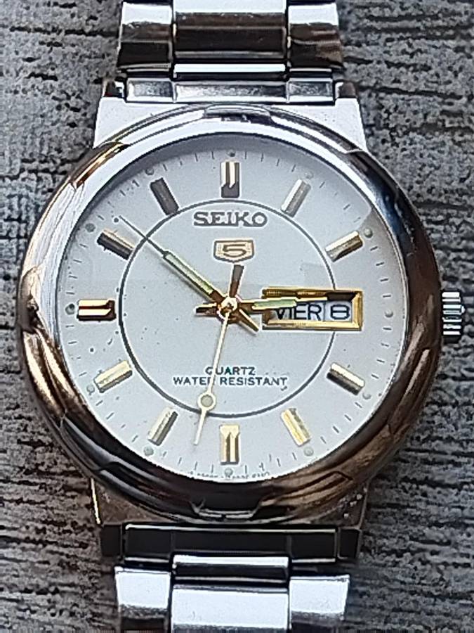 MENS SEIKO WATCH IN EXCELLENT WORKING CONDITION - READ DESCRIPTION