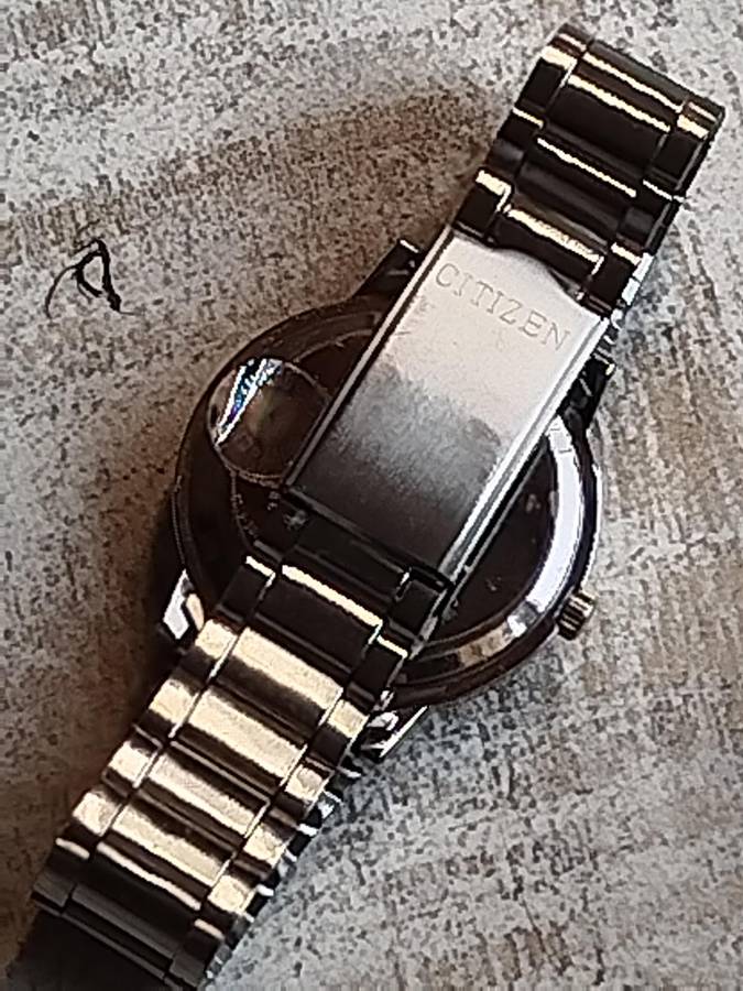 MENS SEIKO WATCH IN EXCELLENT WORKING CONDITION - READ DESCRIPTION