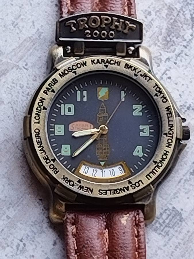 MENS VINTAGE TROPHY 2000 WATCH IN EXCELLENT WORKING CONDITION
