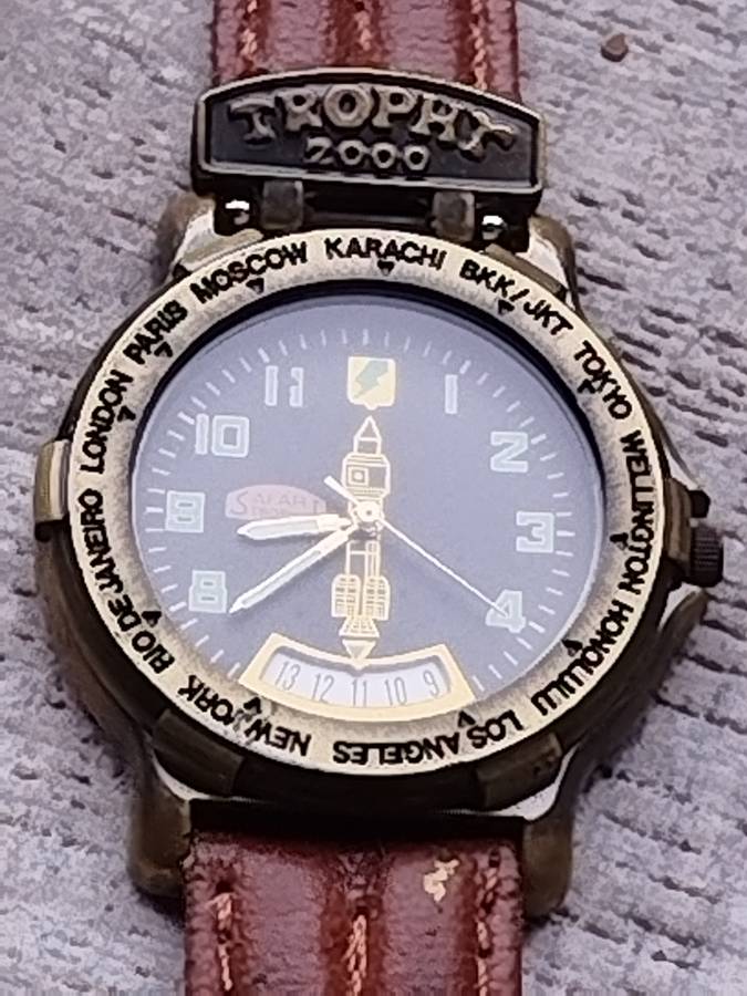 MENS VINTAGE TROPHY 2000 WATCH IN EXCELLENT WORKING CONDITION