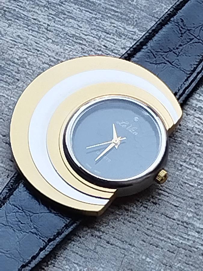 STUNNING LE VAN LADIES GOLD AND SILVER WATCH IN EXCELLENT WORKING CONDITION