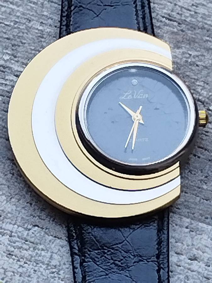 STUNNING LE VAN LADIES GOLD AND SILVER WATCH IN EXCELLENT WORKING CONDITION